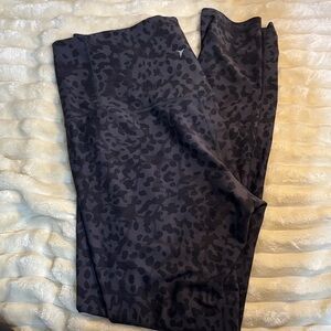 Old Navy Active Dark Patterned Leggings